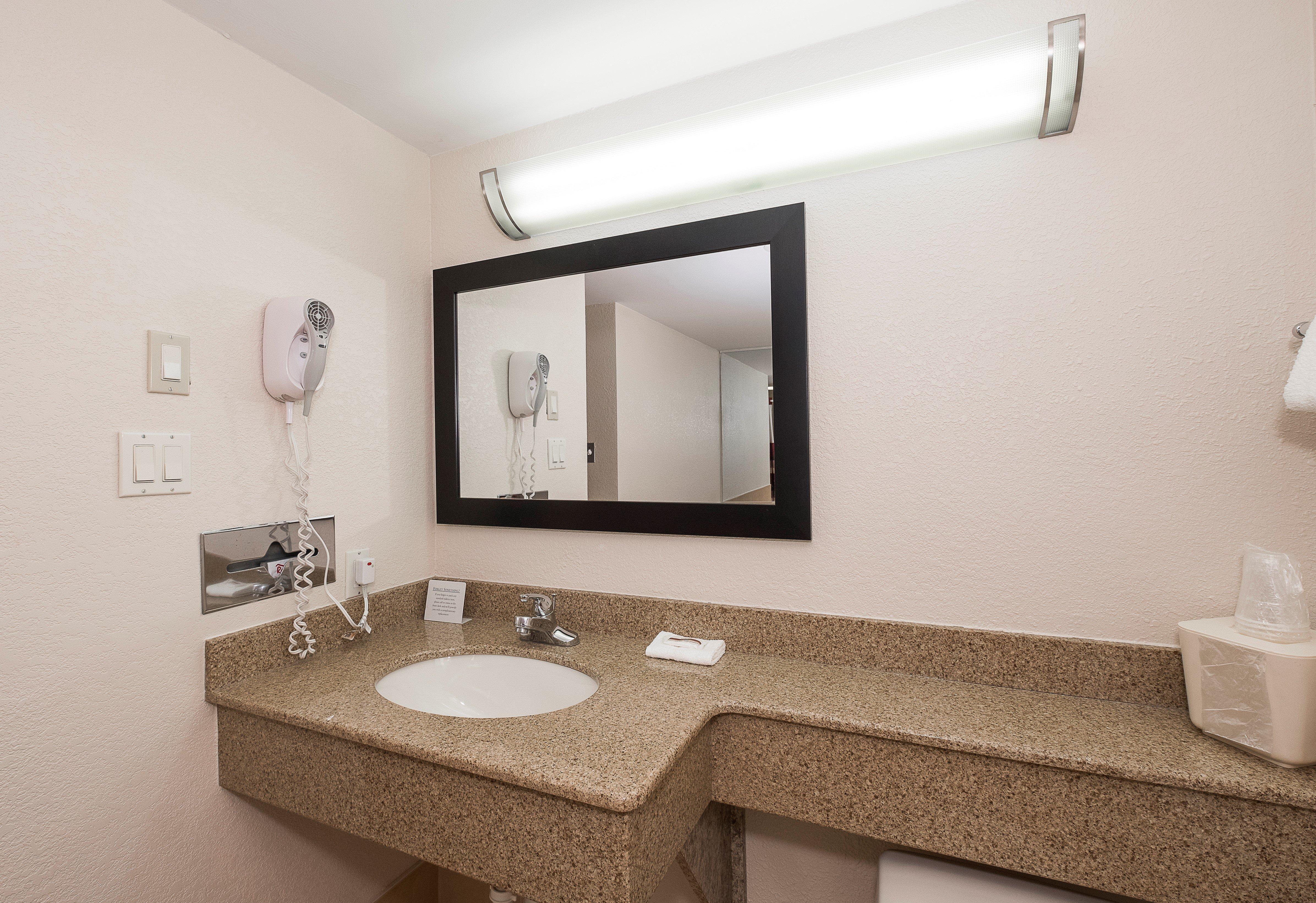 Red Roof Inn & Suites Mt Holly - Mcguire Afb Westampton Dış mekan fotoğraf