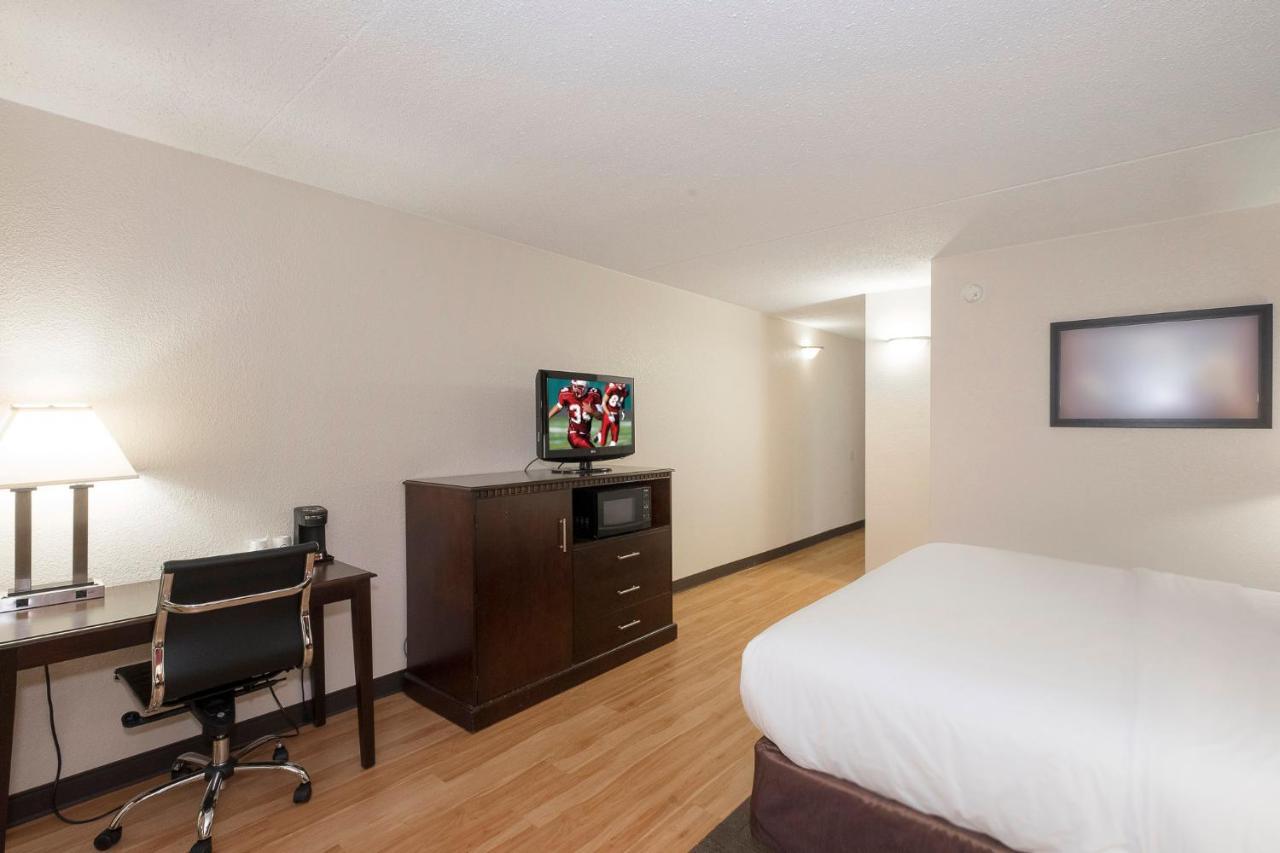 Red Roof Inn & Suites Mt Holly - Mcguire Afb Westampton Dış mekan fotoğraf