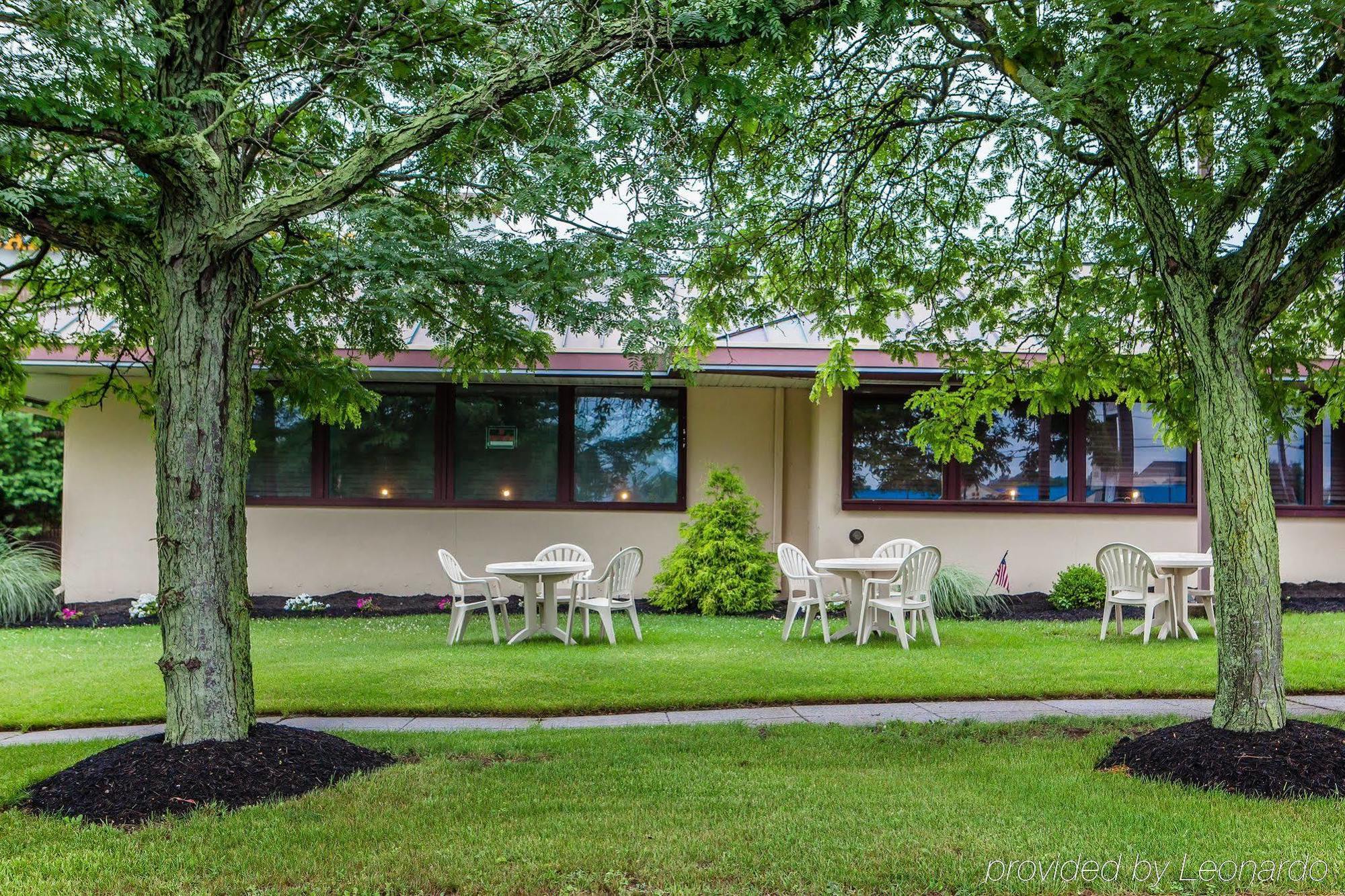 Red Roof Inn & Suites Mt Holly - Mcguire Afb Westampton Dış mekan fotoğraf