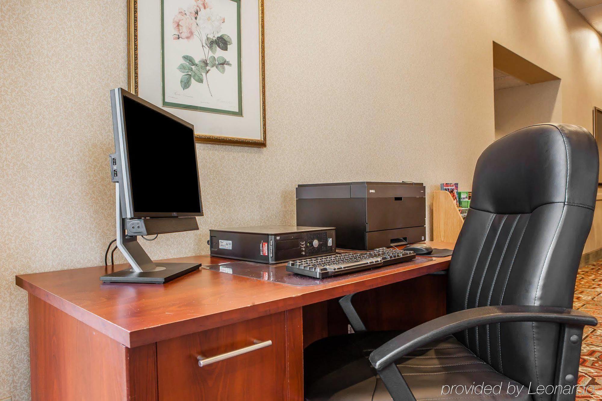 Red Roof Inn & Suites Mt Holly - Mcguire Afb Westampton Dış mekan fotoğraf